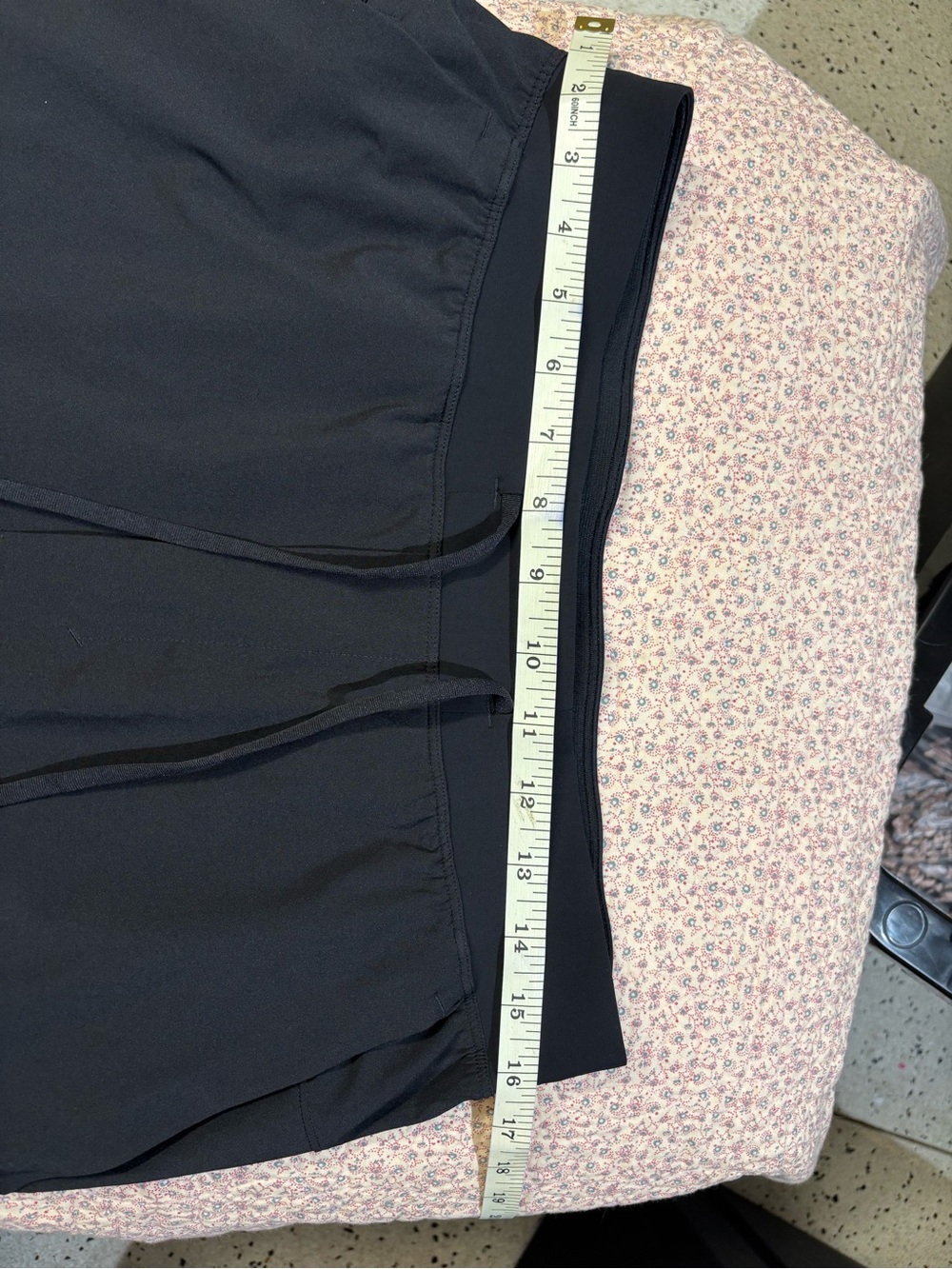 lululemon athletica Black Men's Athletic Drawstring Shorts - Picture 6 of 7